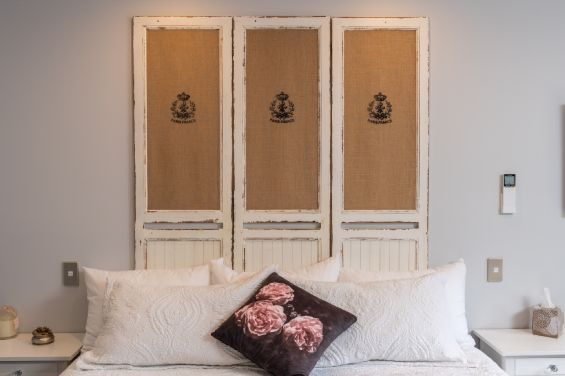 Deluxe French Room -French theme 