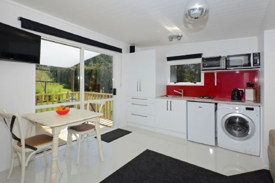 Puke Cottage - kitchen